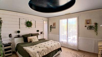 Stunning Villa With Independent Guest House & Pool