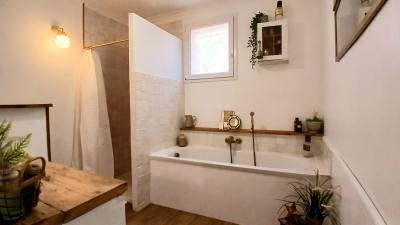 Stunning Villa With Independent Guest House & Pool