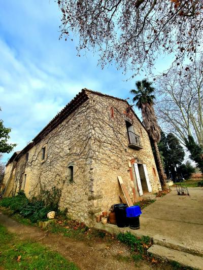 Former Wine Domain In The Heart Of The Vineyards