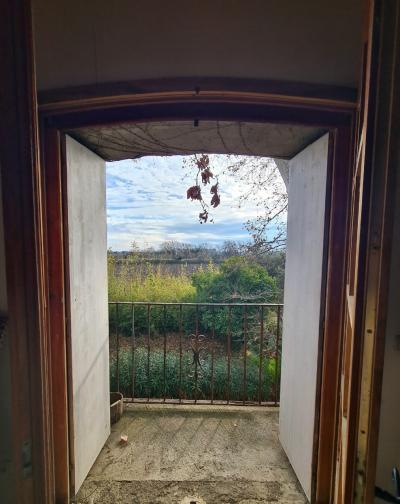 Former Wine Domain In The Heart Of The Vineyards