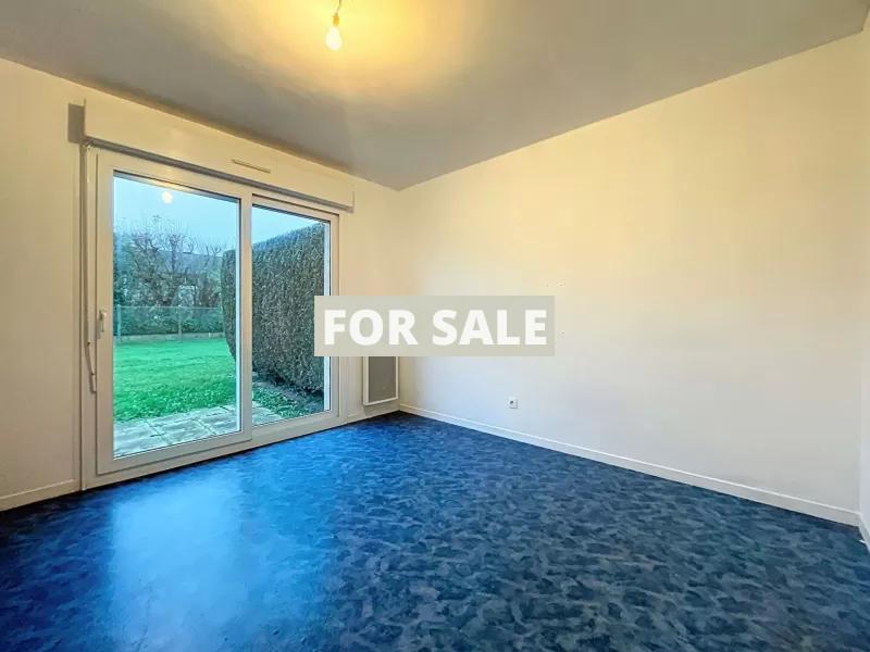 Detached House with Garden