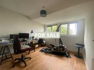 Delightful Traditional House with Garden