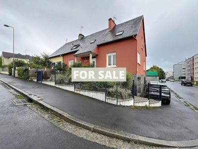 Delightful Traditional House with Garden