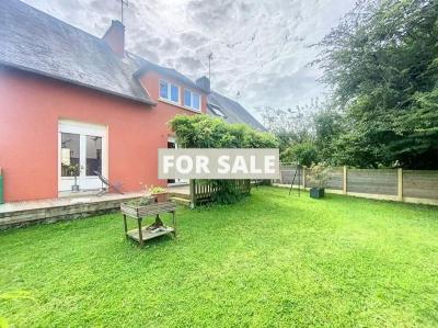 Delightful Traditional House with Garden