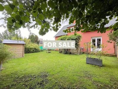 Delightful Traditional House with Garden