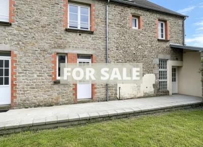 Town House with Neat Garden, Ideal Holiday Home
