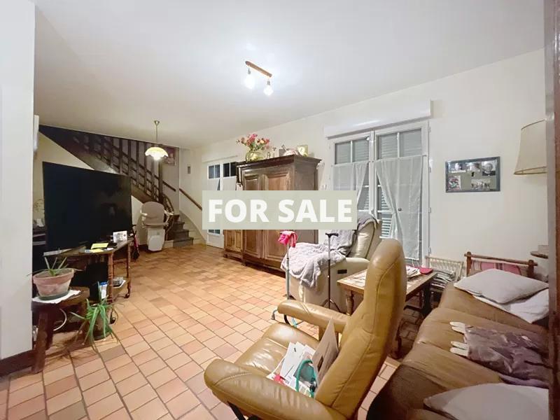 Detached House with Garden