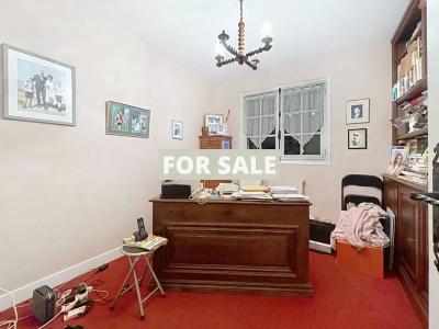 Detached House with Garden