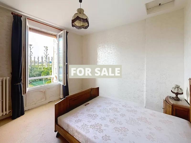 Detached House with Garden by the Coast