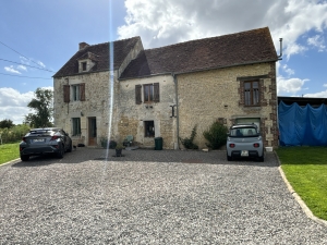 Detached House with Pond in Landscaped Gardens