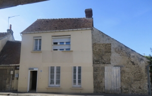 Solid Town House with Neat Garden