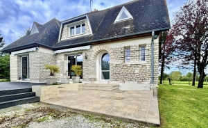 Beautiful Detached Country House in Mature Gardens