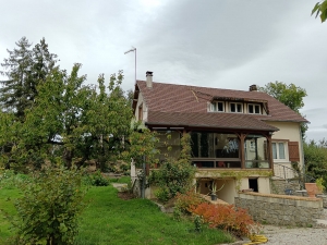 Detached Country House with Landscaped Garden