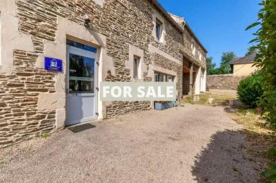 Contemporary Detached House with Indoor Pool