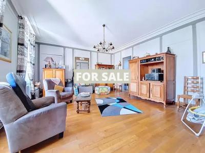 Contemporary Detached House with Indoor Pool