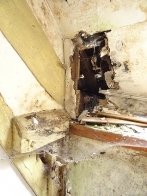 SLD02644 - Under Offer with Cle France