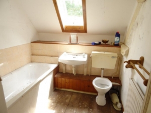 SLD02644 - Under Offer with Cle France