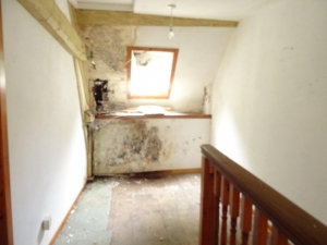 SLD02644 - Under Offer with Cle France