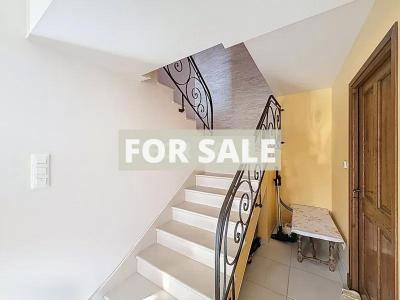 Detached House with Landscaped Garden