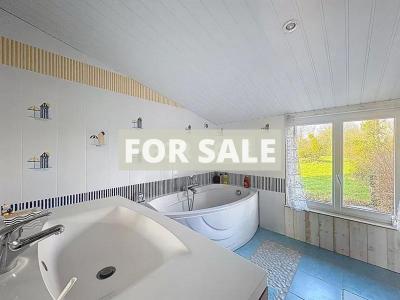 Detached House with Landscaped Garden