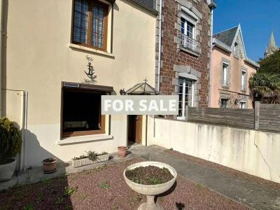 Town House with Garden by the Coast