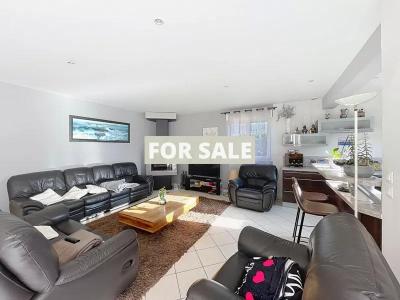 Detached House with Garden by the Coast