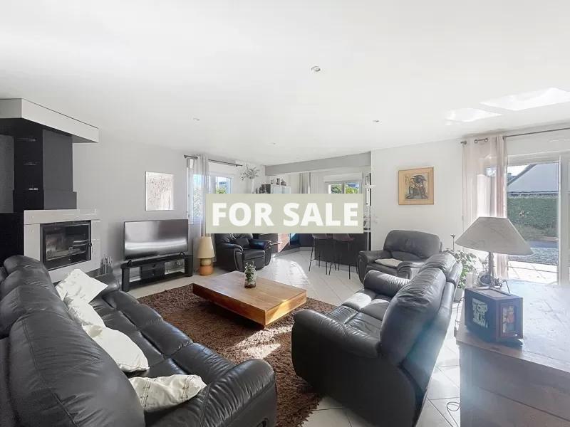 Detached House with Garden by the Coast