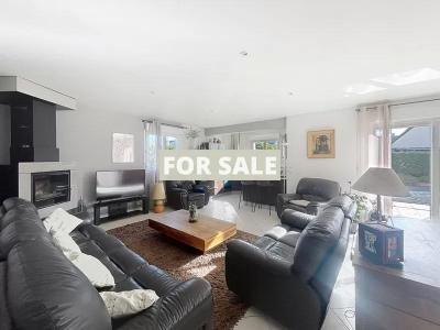 Detached House with Garden by the Coast