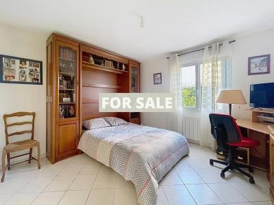 Detached House with Garden by the Coast