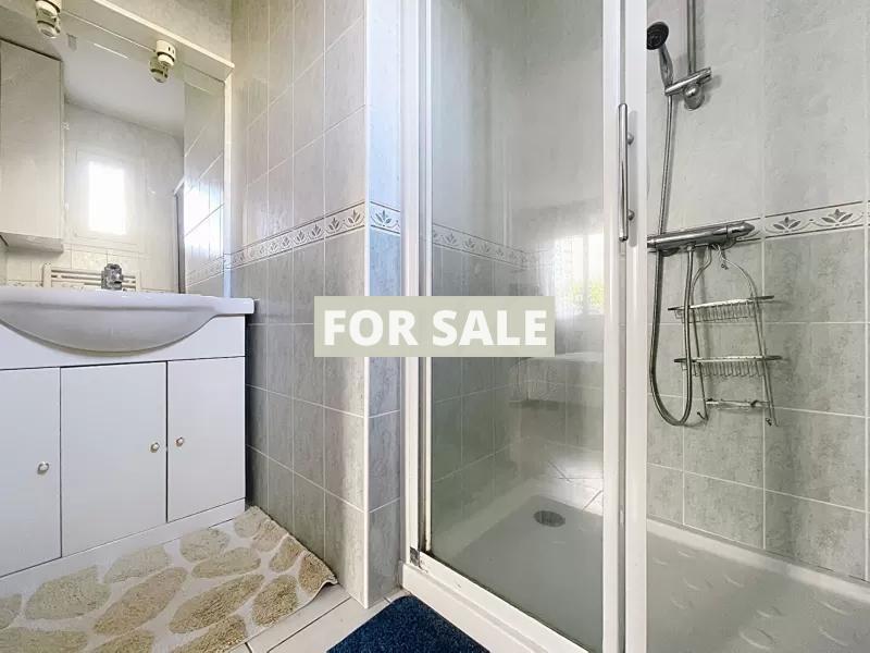 Detached House with Garden by the Coast