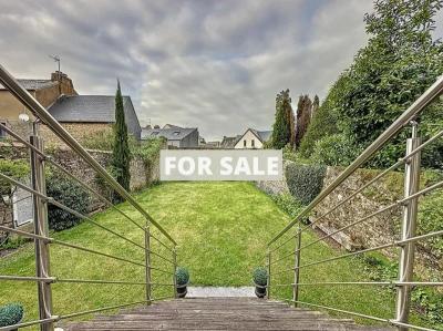 Town House with Neat Garden