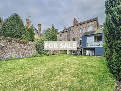 Town House with Neat Garden