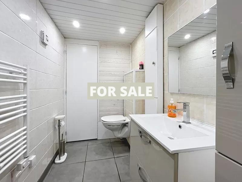 Detached House with Landscaped Garden