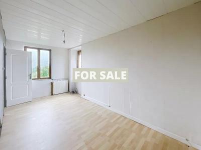 Detached House with Landscaped Garden