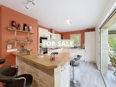 Detached Country House with Landscaped Garden