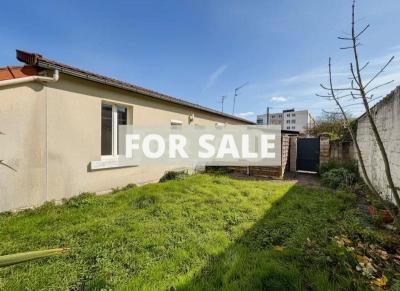Modern House with Landscaped Garden