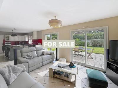 Detached House with Landscaped Garden