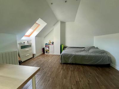 Detached House with Garden Close to the Coast