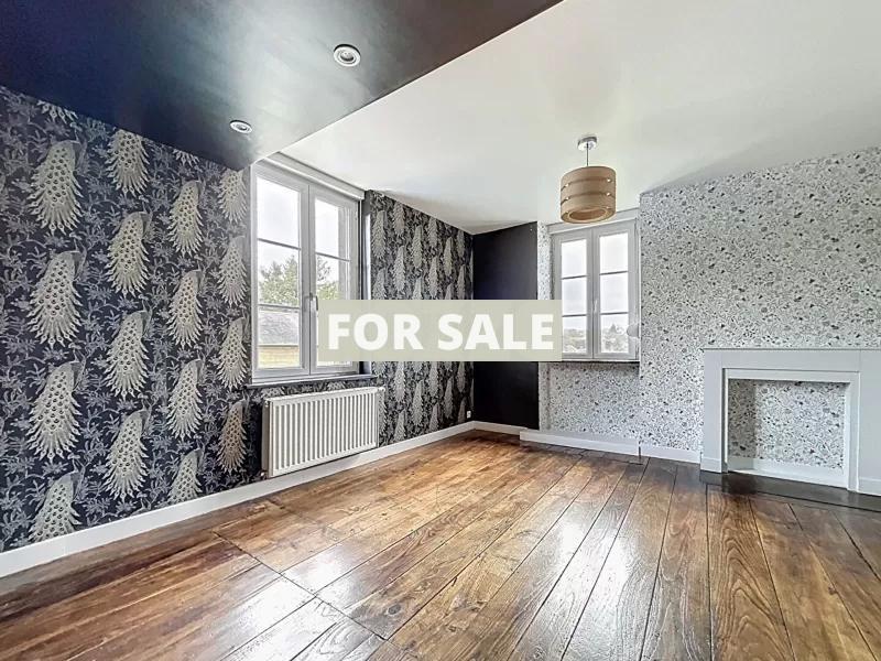 Main House with Guest Cottage and Garden