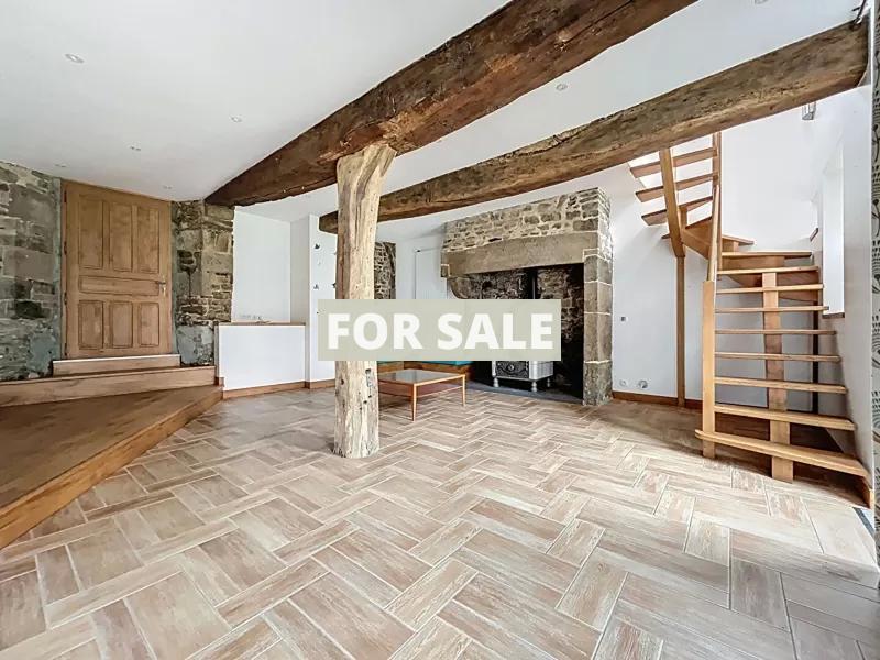 Main House with Guest Cottage and Garden