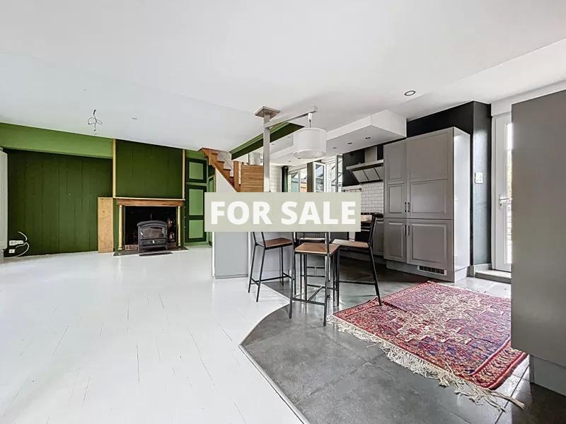 Main House with Guest Cottage and Garden