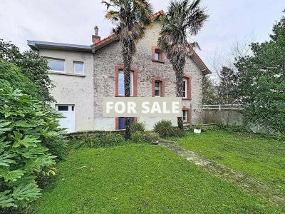 Detached House with Garden by the Coast