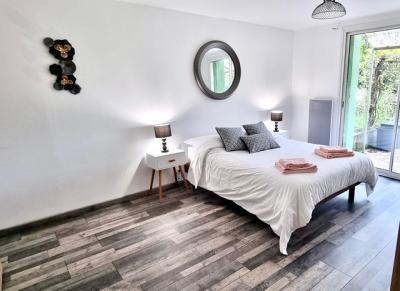 Main House and Guest Gite on 5,5 Hectares Of Land