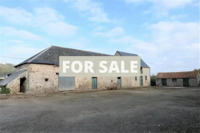 Period Property Close the Coast with Large Outbuildings