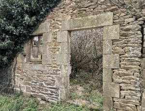 Large Stone House to Finish Renovating