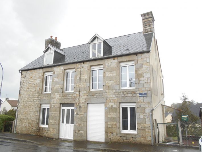 Main Photo of a 2 bedroom  House for sale