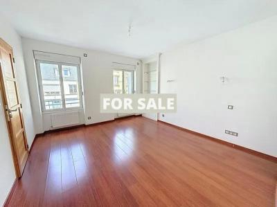 Coastal House with Swimming Pool