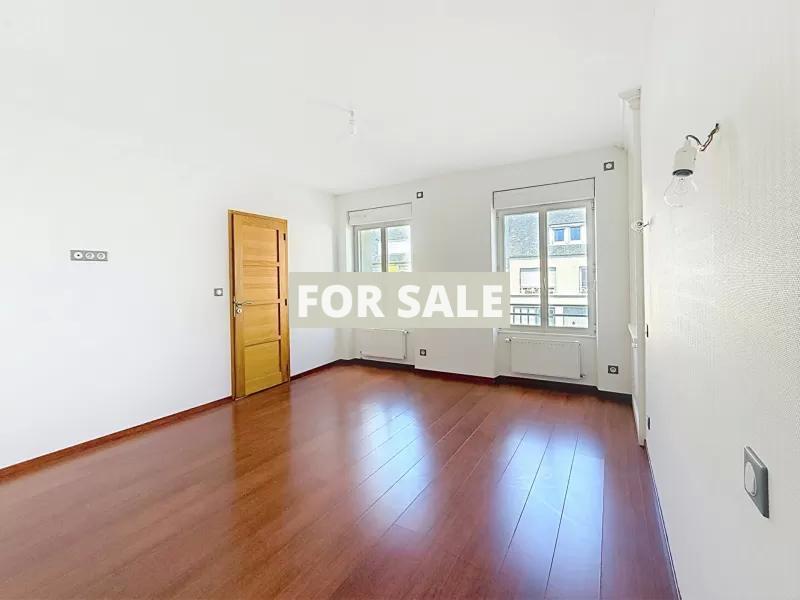 Coastal House with Swimming Pool