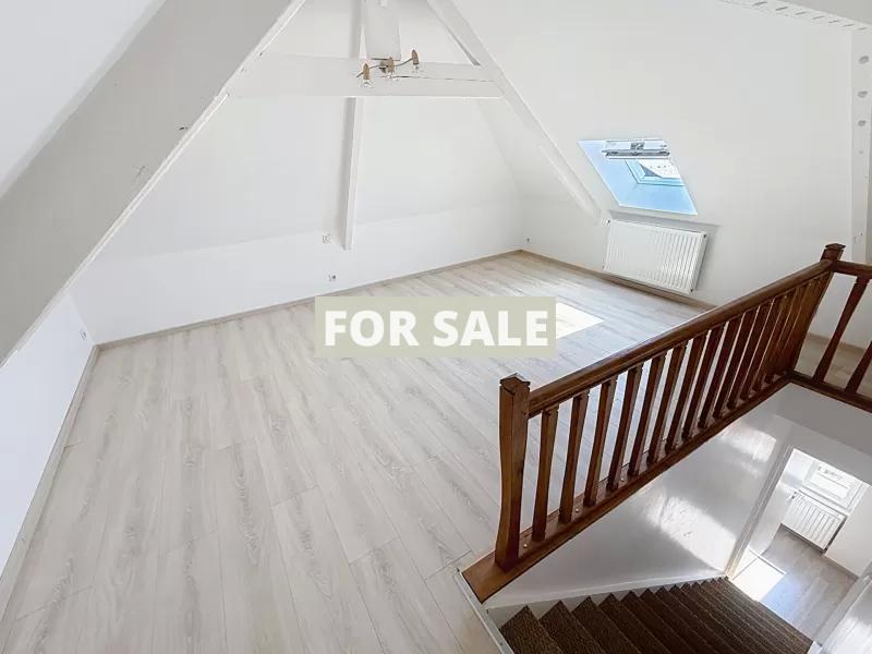 Coastal House with Swimming Pool