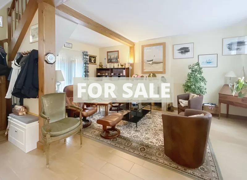 Town House in Coastal Resort Location